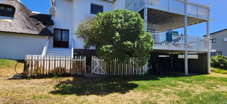 To Let 3 Bedroom Property for Rent in Pringle Bay Western Cape